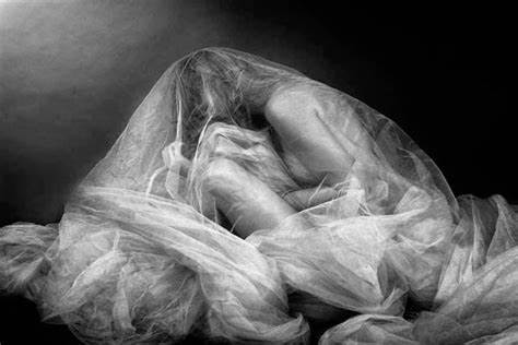 đàn bà khỏa thân